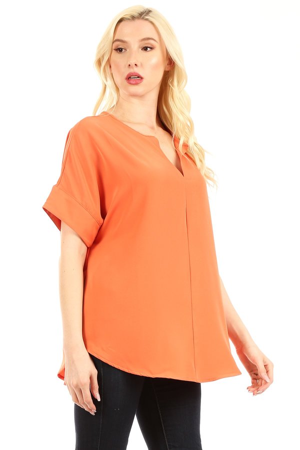 Heavy woven span top with split neck, short sleeves, and curved hem. - FashionJOA